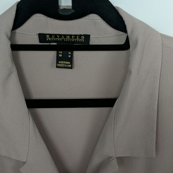 Crop button down blouse with tie size med - Picture 2 of 3